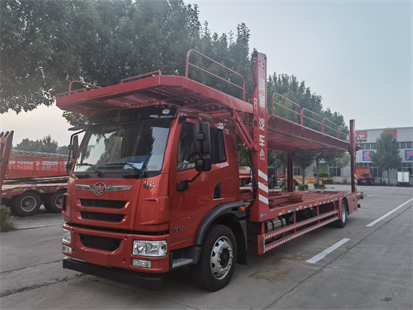 側(cè)翻自卸半掛車(chē)